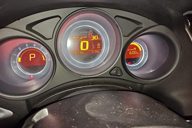 Used Citroen C4L 2013 1.8L Automatic Enjoyment Edition Odometer Close Up