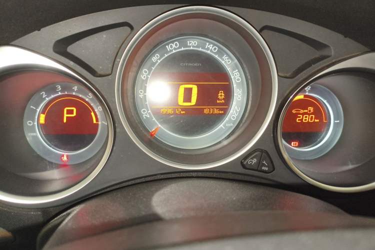 Used Citroen C4L 2013 1.6 THP Automatic Impression Edition Odometer Close Up