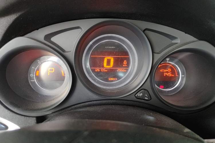 Used Citroen C4L 2013 1.8L Automatic Enjoyment Edition Odometer Close Up