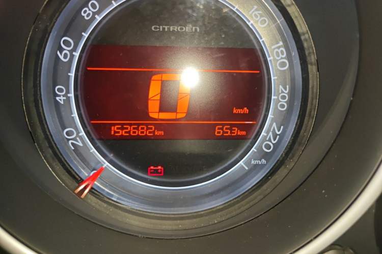 Used Citroen C4L 2013 1.6 THP Automatic Impression Edition Odometer Close Up