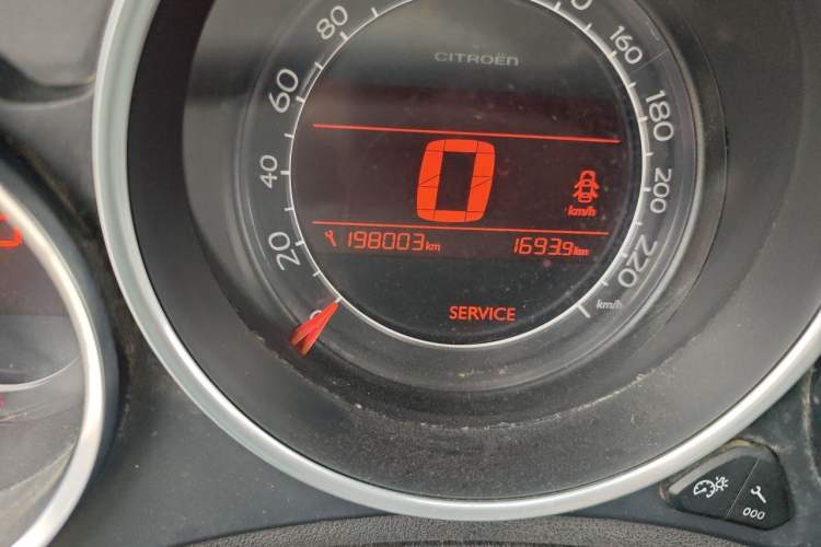 Used Citroen C4L 2013 1.6 THP Automatic Impression Edition Odometer Close Up