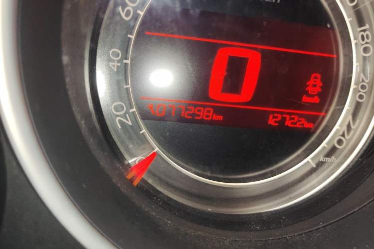 Used Citroen C4L 2013 1.6 THP Automatic Impression Edition Odometer Close Up