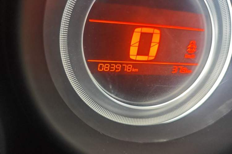 Used Citroen C4L 2013 1.8L Manual Jingxiang Edition Odometer Close Up