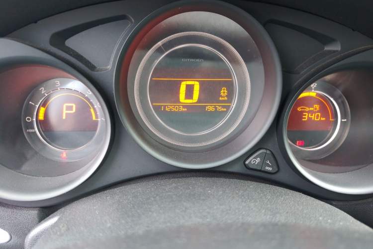 Used Citroen C4L 2013 1.8L Automatic Enjoyment Edition Odometer Close Up
