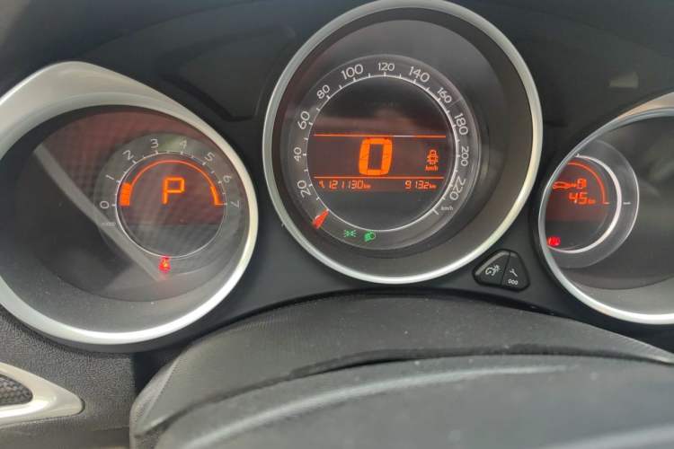 Used Citroen C4L 2013 1.6 THP Automatic Impression Edition Odometer Close Up
