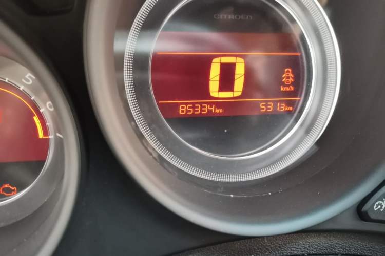 Used Citroen C4L 2013 1.8L Automatic Enjoyment Edition Odometer Close Up