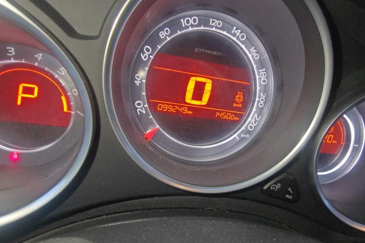 Used Citroen C4L 2013 1.6 THP Automatic Impression Edition Odometer Close Up