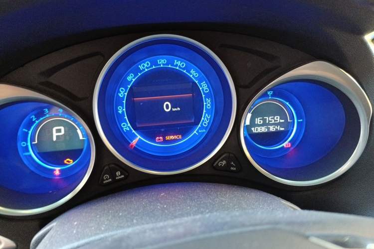 Used Citroen C4L 2013 1.6THP Automatic Dynamic Edition Odometer Close Up