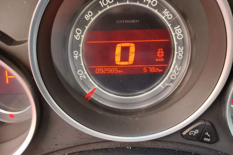 Used Citroen C4L 2013 1.6 THP Automatic Impression Edition Odometer Close Up