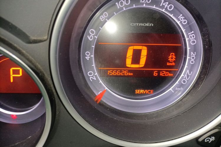 Used Citroen C4L 2013 1.8L Automatic Jingzhi Edition Odometer Close Up