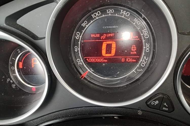 Used Citroen C4L 2013 1.6 THP Automatic Impression Edition Odometer Close Up