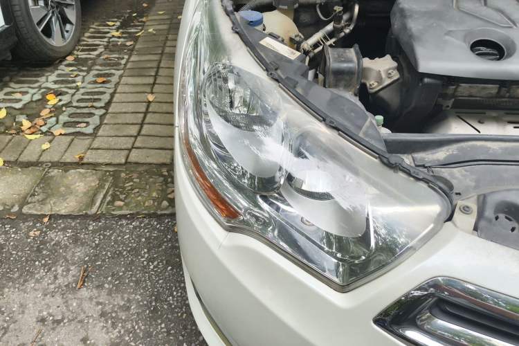 Used Citroen C4L 2013 1.8L Automatic Jingzhi Edition Right Front Headlight