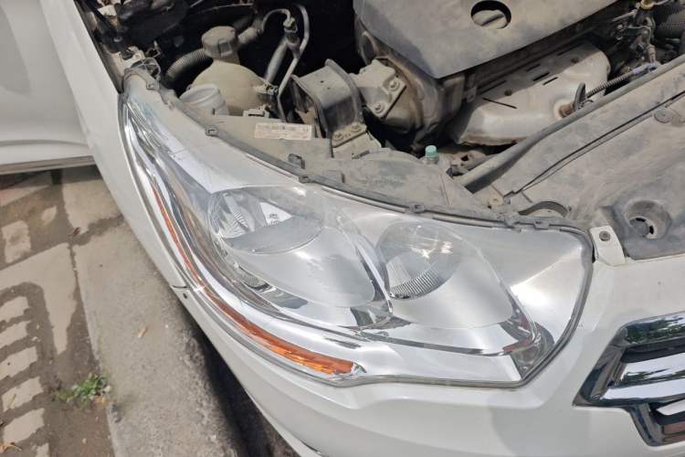 Used Citroen C4L 2013 1.8L Automatic Jingchi Edition Right Front Headlight