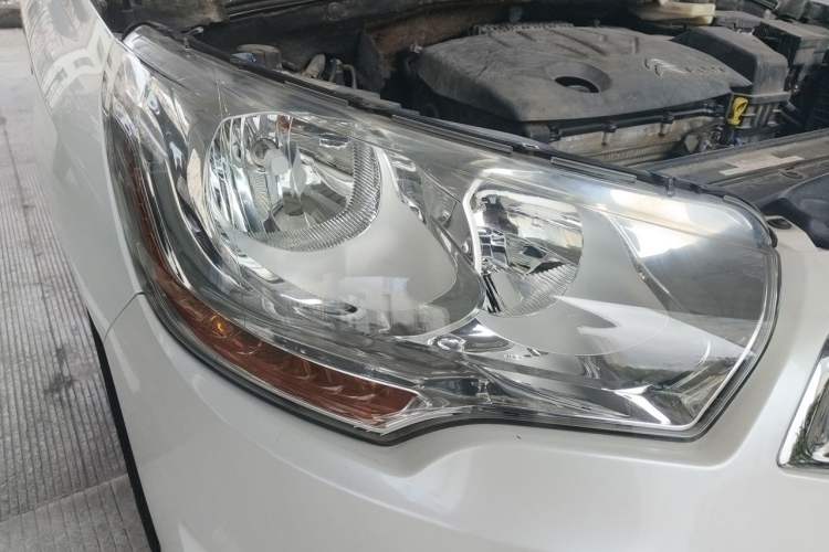 Used Citroen C4L 2013 1.8L Automatic Jingzhi Edition Right Front Headlight