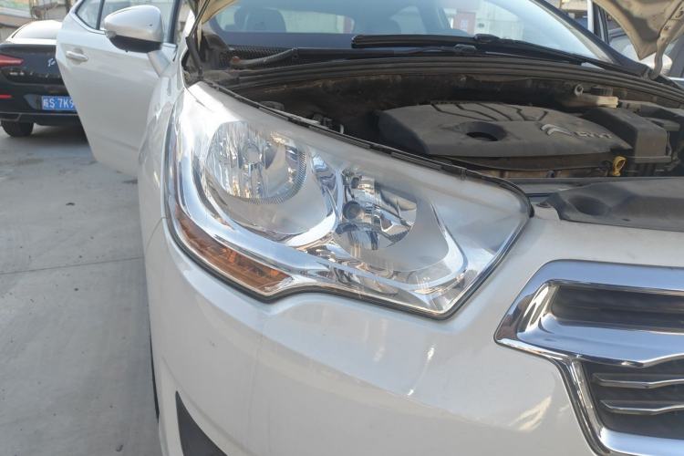 Used Citroen C4L 2013 1.8L Automatic Jingzhi Edition Right Front Headlight