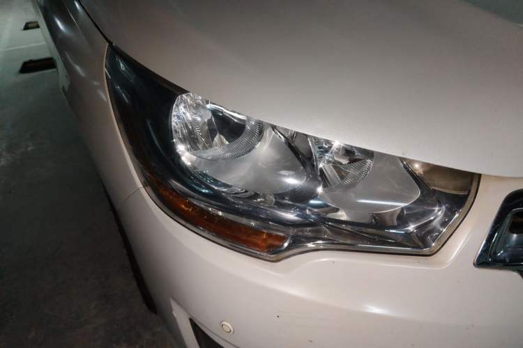 Used Citroen C4L 2013 1.6L Automatic Jingxiang Edition Right Front Headlight