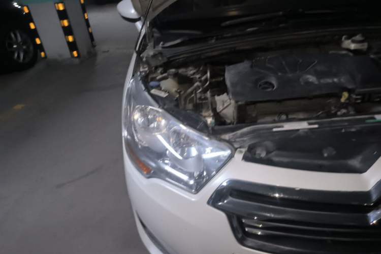 Used Citroen C4L 2013 1.8L Automatic Jingzhi Edition Right Front Headlight
