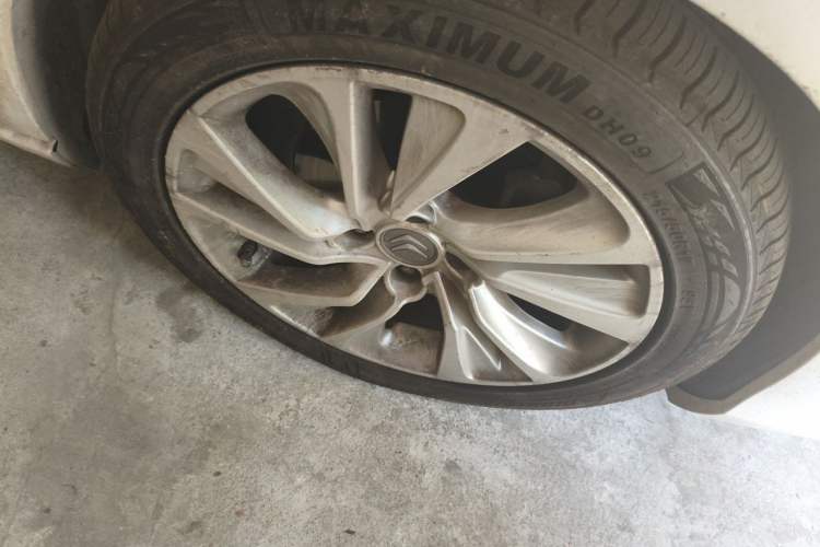 Used Citroen C4L 2013 1.6 THP Automatic Impression Edition Right Front Wheel Hub