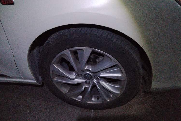 Used Citroen C4L 2013 1.6THP Automatic Dynamic Edition Right Front Wheel Hub