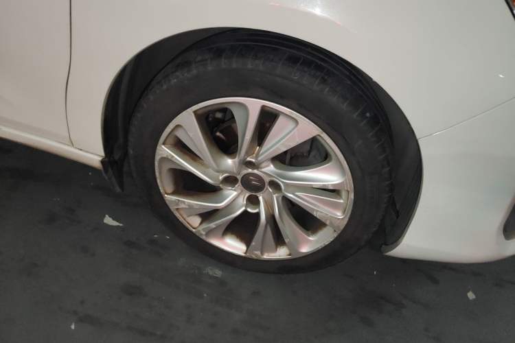 Used Citroen C4L 2013 1.6 THP Automatic Impression Edition Right Front Wheel Hub