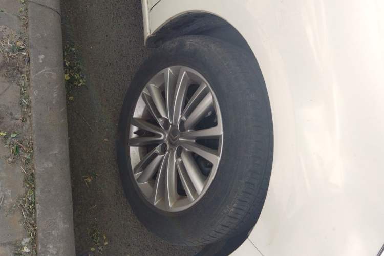 Used Citroen C4L 2013 1.8L Automatic Jingzhi Edition Right Front Wheel Hub