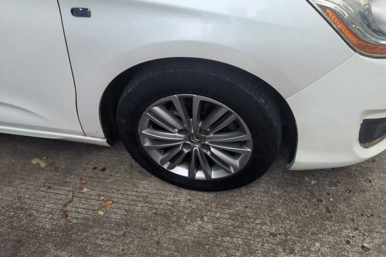 Used Citroen C4L 2013 1.8L Automatic Jingzhi Edition Right Front Wheel Hub