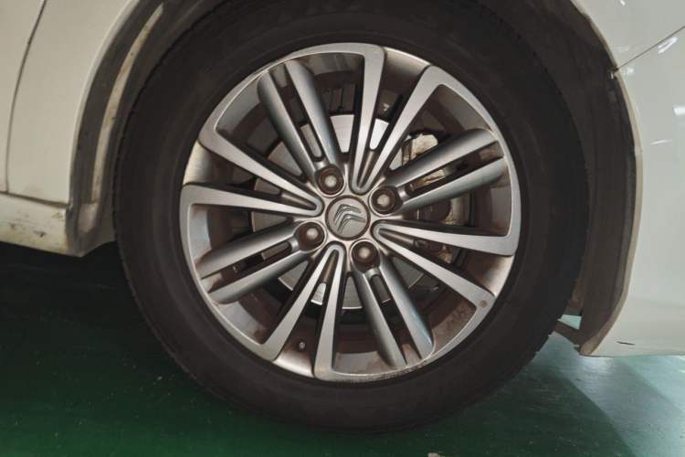 Used Citroen C4L 2013 1.8L Automatic Jingzhi Edition Right Front Wheel Hub