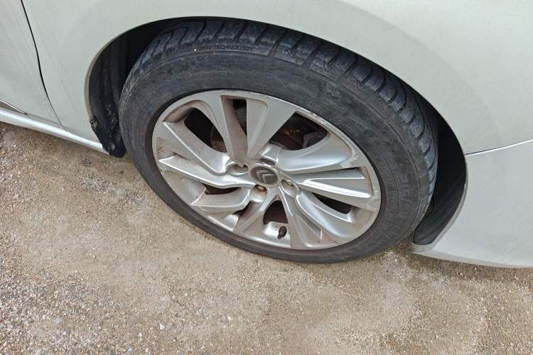 Used Citroen C4L 2013 1.6THP Automatic Dynamic Edition Right Front Wheel Hub