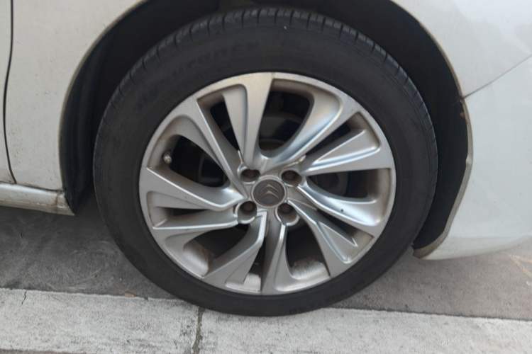 Used Citroen C4L 2013 1.6 THP Automatic Impression Edition Right Front Wheel Hub
