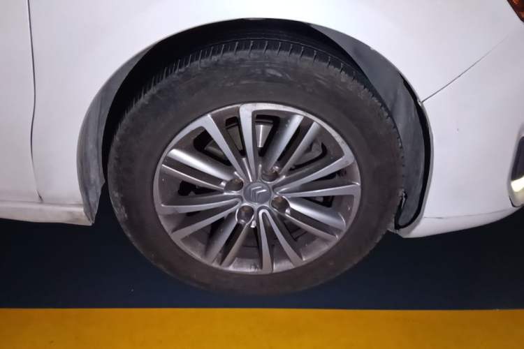 Used Citroen C4L 2013 1.8L Automatic Jingzhi Edition Right Front Wheel Hub