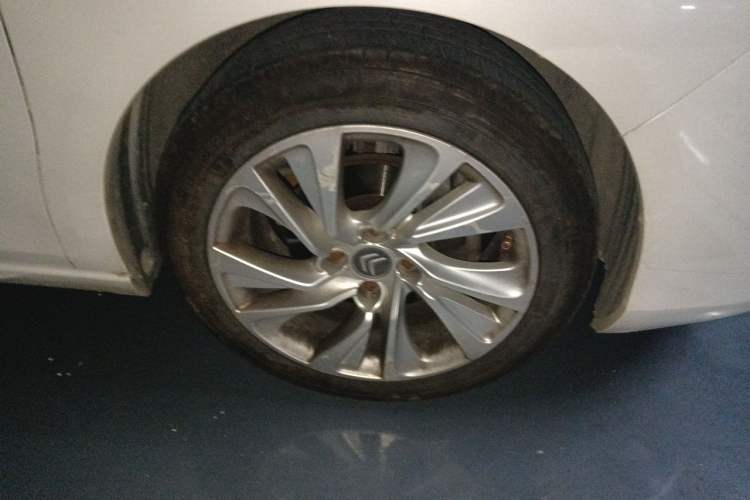 Used Citroen C4L 2013 1.6 THP Automatic Impression Edition Right Front Wheel Hub