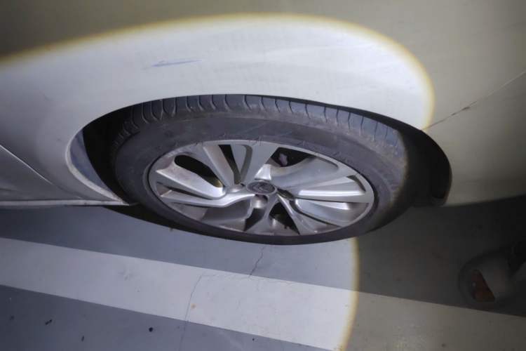 Used Citroen C4L 2013 1.6 THP Automatic Impression Edition Right Front Wheel Hub