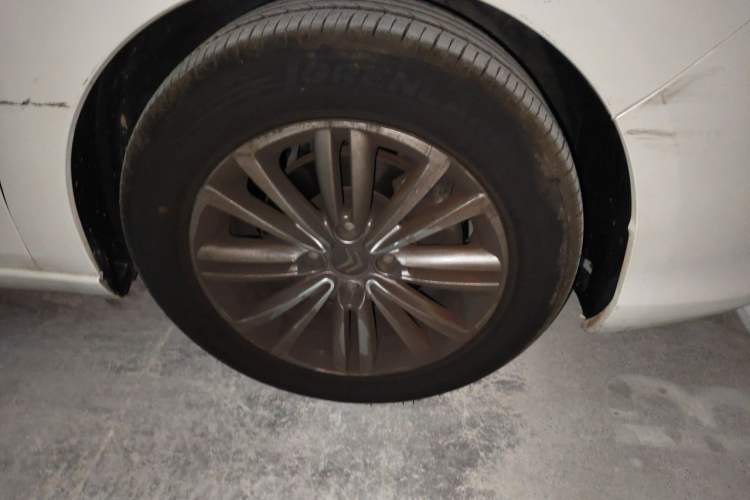 Used Citroen C4L 2013 1.6L Automatic Jingxiang Edition Right Front Wheel Hub