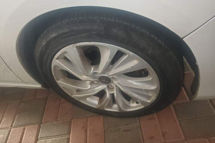 Used Citroen C4L 2013 1.6 THP Automatic Impression Edition Right Front Wheel Hub