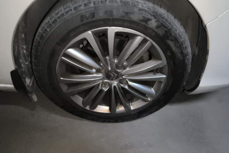 Used Citroen C4L 2013 1.8L Automatic Jingzhi Edition Right Front Wheel Hub