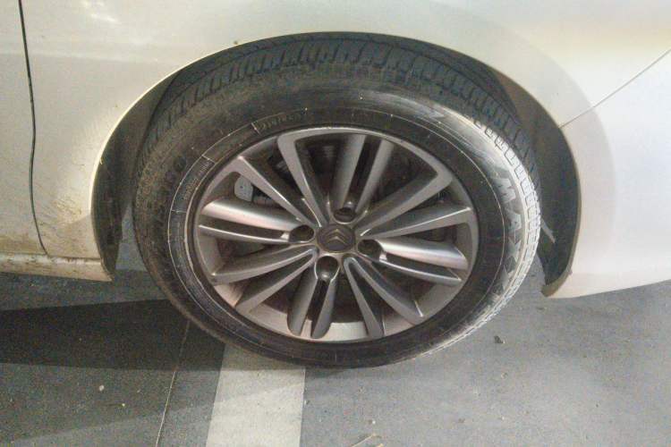 Used Citroen C4L 2013 1.8L Automatic Enjoyment Edition Right Front Wheel Hub