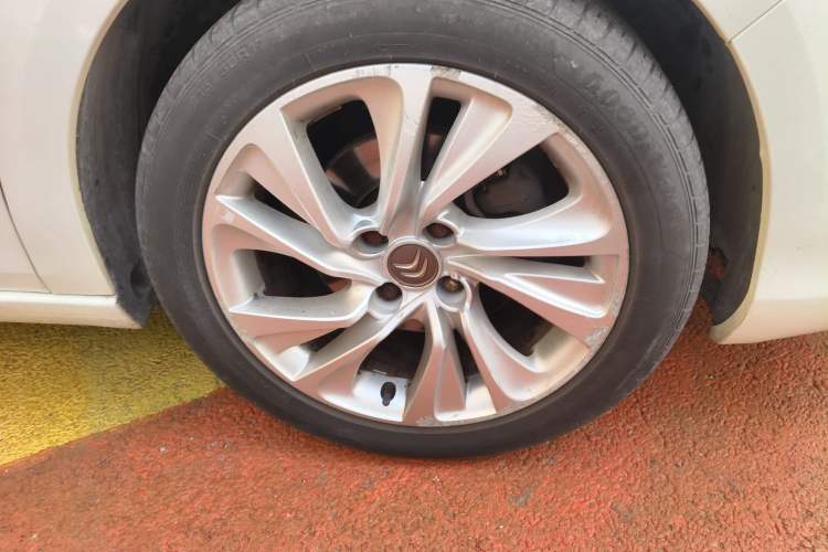 Used Citroen C4L 2013 1.6 THP Automatic Impression Edition Right Front Wheel Hub