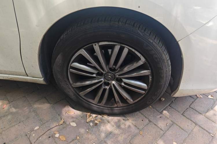 Used Citroen C4L 2013 1.8L Automatic Jingzhi Edition Right Front Wheel Hub