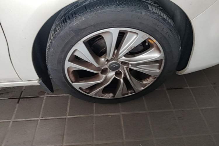 Used Citroen C4L 2013 1.6 THP Automatic Impression Edition Right Front Wheel Hub