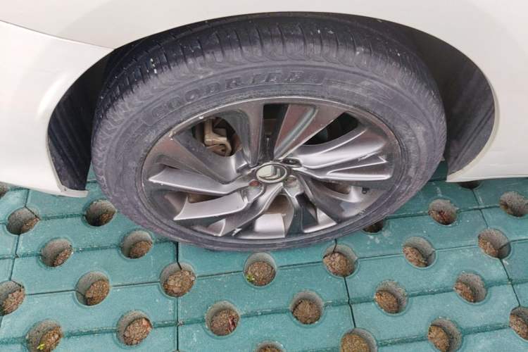 Used Citroen C4L 2013 1.6 THP Automatic Impression Edition Right Rear Wheel Hub