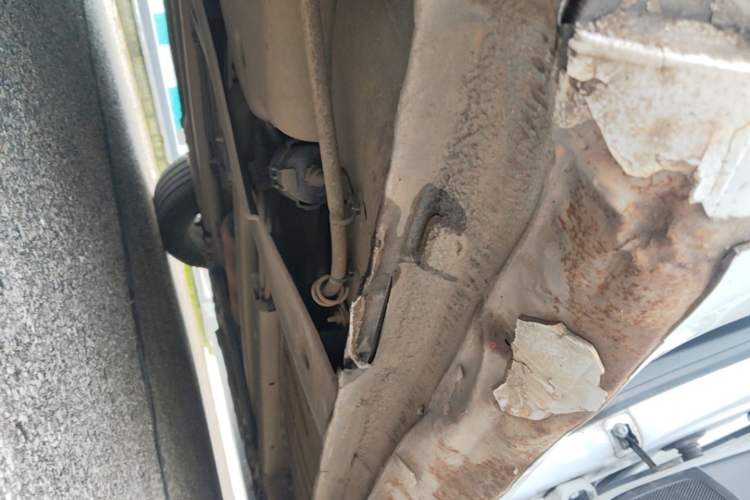 Used Citroen C4L 2013 1.8L Automatic Enjoyment Edition Right Side Sill