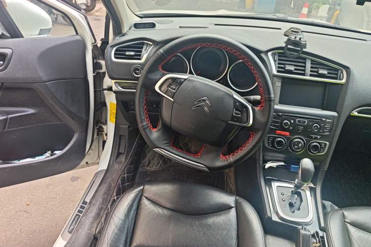 Used Citroen C4L 2013 1.6 THP Automatic Impression Edition Steering Wheel