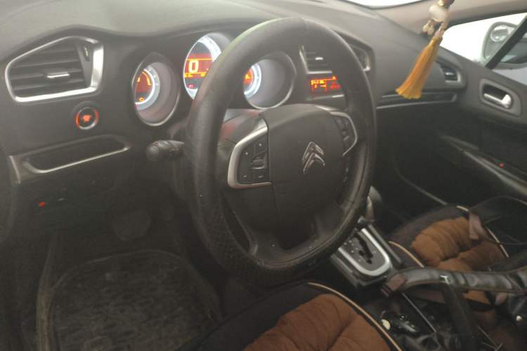 Used Citroen C4L 2013 1.6 THP Automatic Impression Edition Steering Wheel