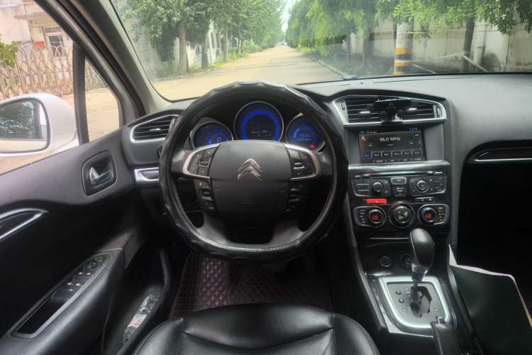 Used Citroen C4L 2013 1.8L Automatic Jingchi Edition Steering Wheel