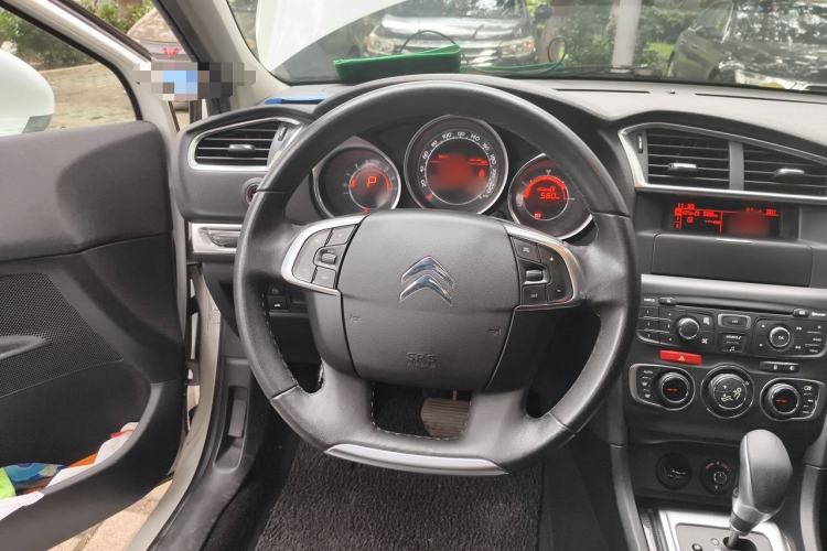 Used Citroen C4L 2013 1.8L Automatic Jingzhi Edition Steering Wheel