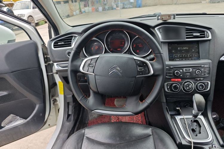 Used Citroen C4L 2013 1.6 THP Automatic Impression Edition Steering Wheel