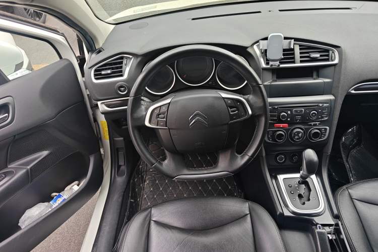 Used Citroen C4L 2013 1.6 THP Automatic Impression Edition Steering Wheel