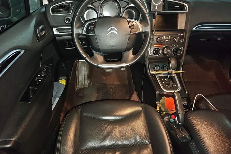 Used Citroen C4L 2013 1.8L Automatic Jingzhi Edition Steering Wheel