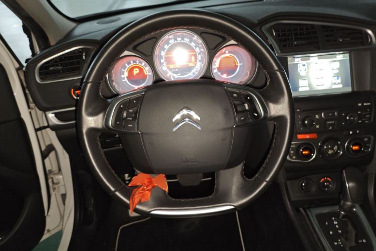 Used Citroen C4L 2013 1.8L Automatic Jingzhi Edition Steering Wheel
