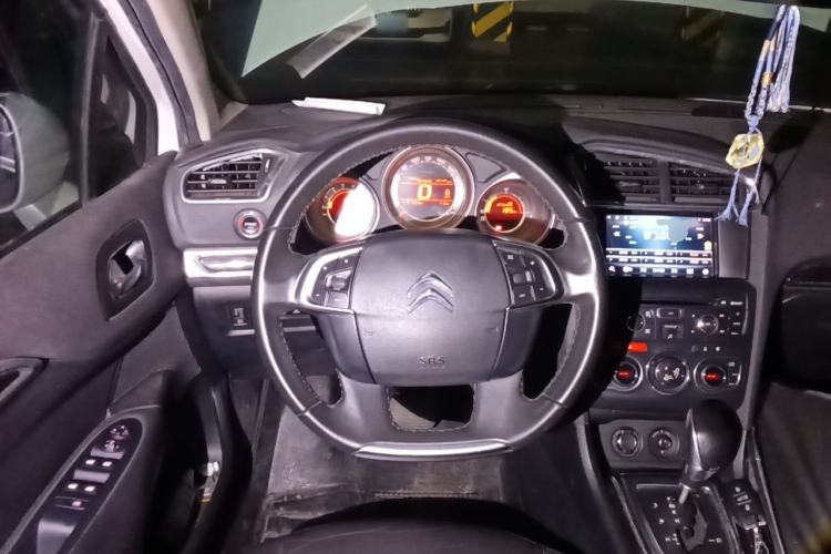 Used Citroen C4L 2013 1.8L Automatic Jingzhi Edition Steering Wheel